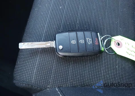 2020 Kia Sportage Lx z USA, uszkodzony, nr VIN KNDPMCAC3L7678461